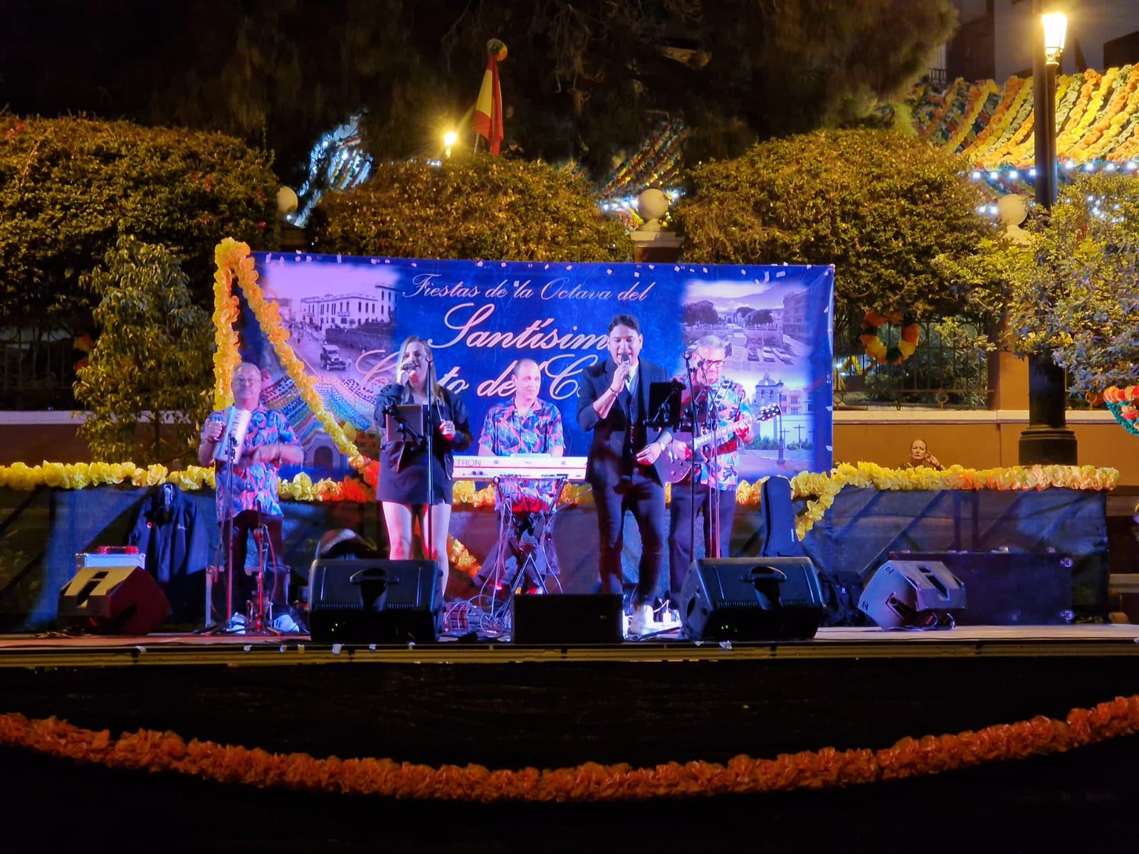 Preparativos del Concierto Los Volcánicos en santa barbara